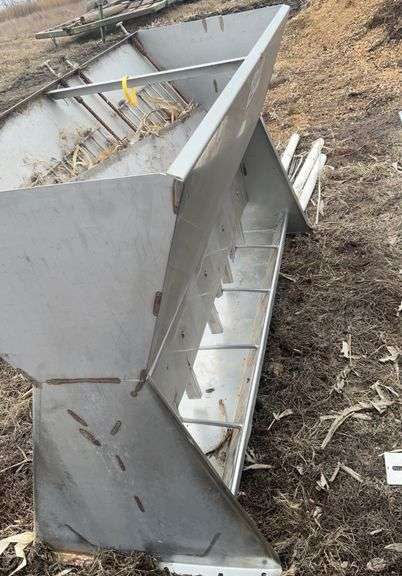Stainless steel pig feeder/waterer