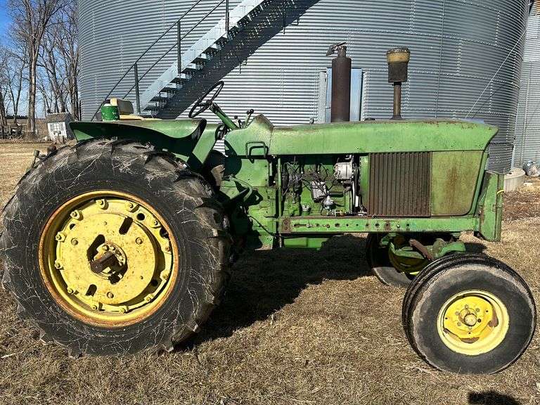 1963 John Deere 3010 Gas Tractor, Open Station, 16.9x34 Tires, Wide Front, 3pt with Quick Hitch, 540