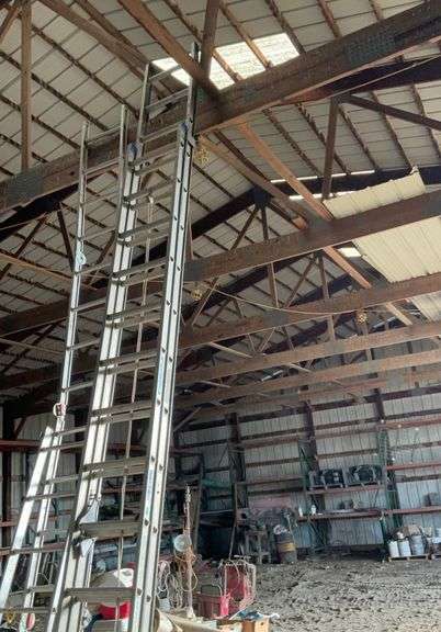 Werner 28 foot aluminum extension ladder