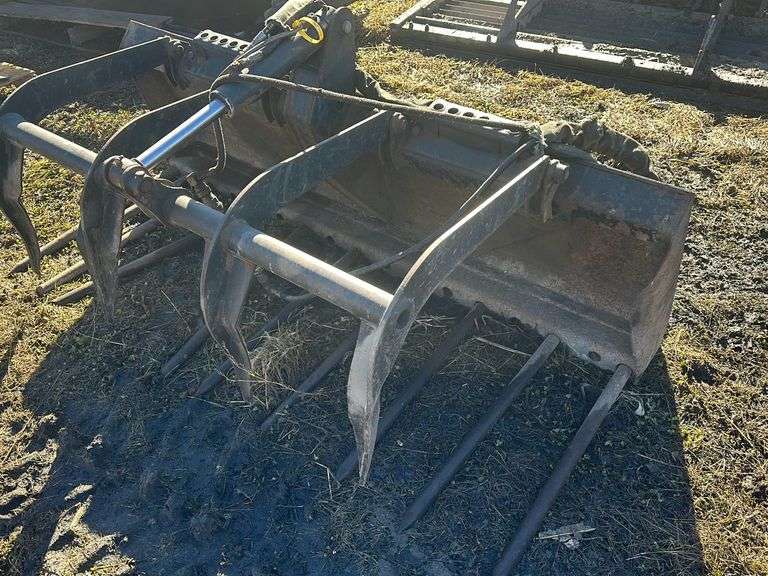universal skid loader plate 66” Tine Form Single Grapple, universal skid loader plate