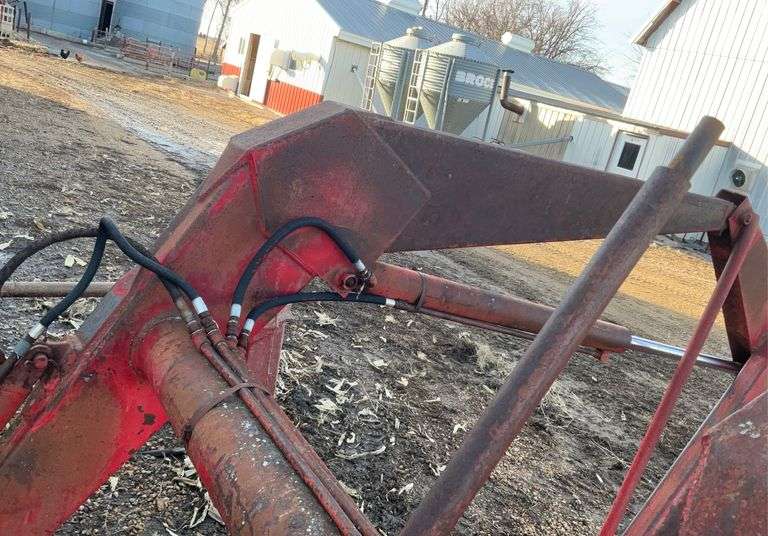 Westendorf  WL-42 All-Matic Loader with bucket and bale spear