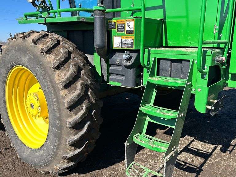 2014 John Deere W235 SelfPropelled Windrower With 2015 JD 500R 16
