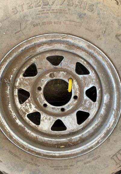 225/75/15 tire with six bolt rim, 265/75/16 tire with eight bolt rim