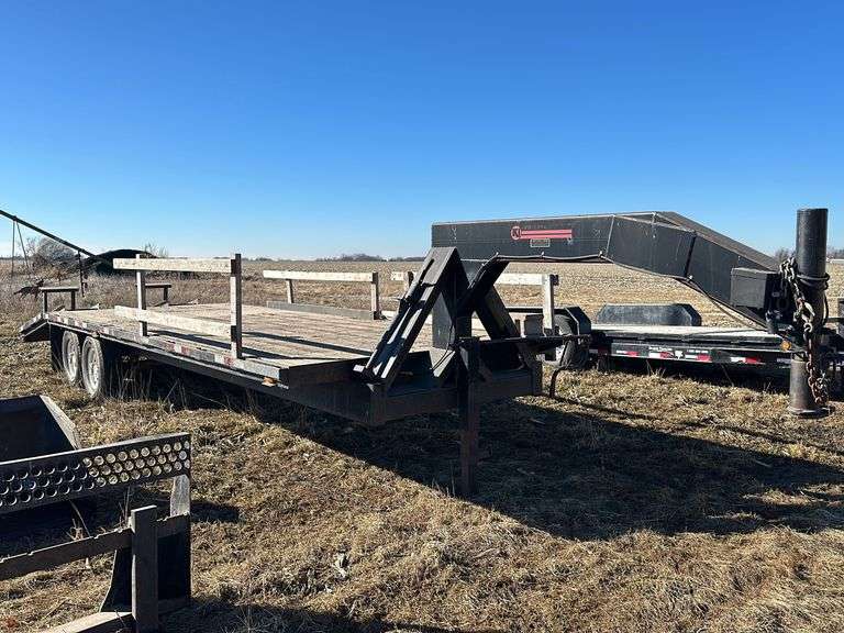 1997 Kiefer Built Gooseneck Faltbed, 7000lbs Tandem Axle, 20’x96”, 5’ Beavertail, Ramps, model ILGF-