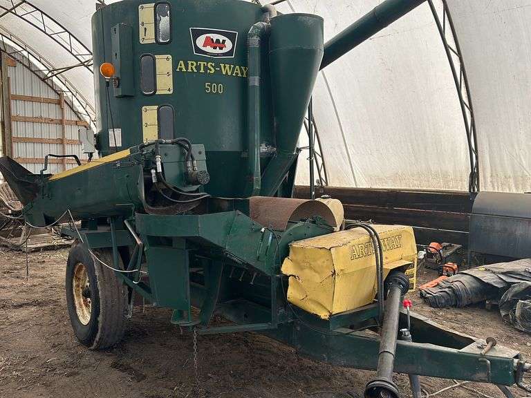 Arts-Way 500 Mixer Mill, 1000PTO, Weigh-Tronix 715 Scale, hydraulic drive load auger, extra screens,