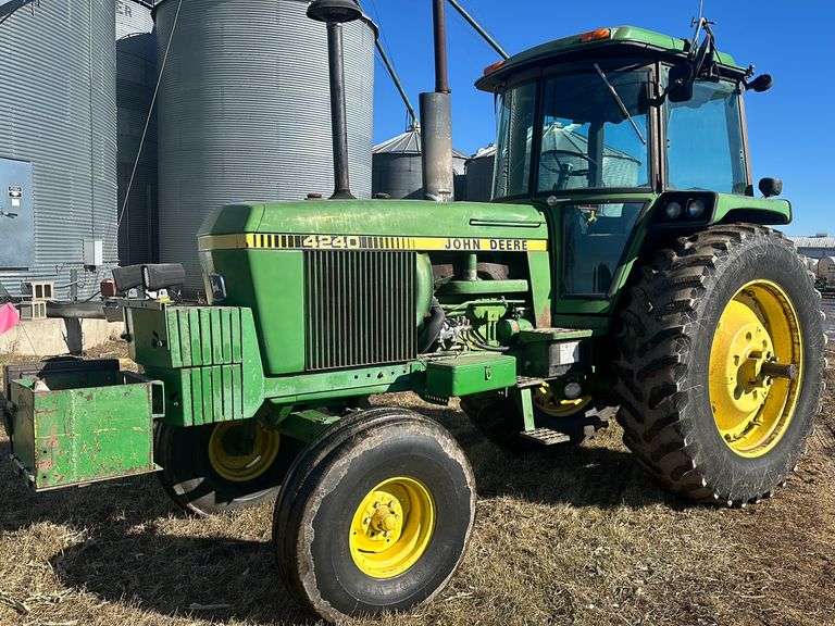 1978 John Deere 4240 Tractor, Power Shift, 6984 Hours, 18.4x42 Band Duals, 3pt, Quick Hitch, 540/100