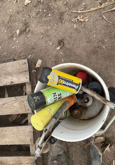 Grease guns, trailer, jack, penetrating oil, Grease, shop supplies