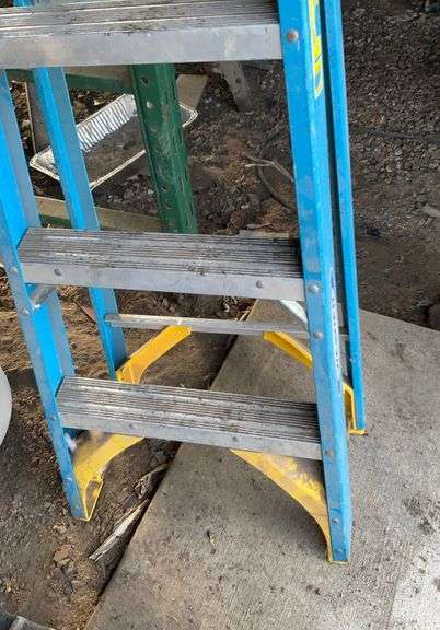 Werner 5 foot fiberglass step ladder