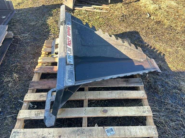 Rylee Root Ripper bucket, universal skid loader, plate, like new