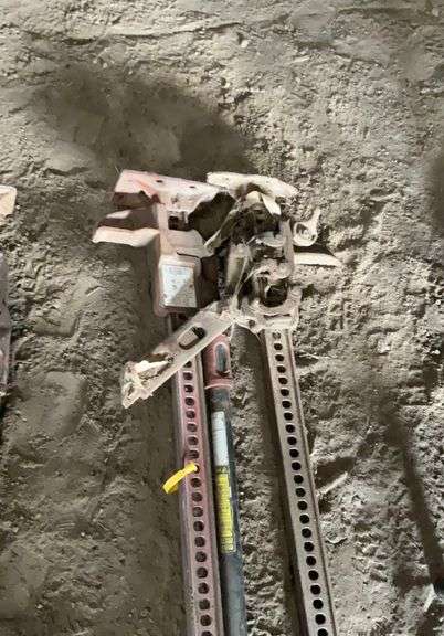 (2) hi lift jacks-one missing a handle