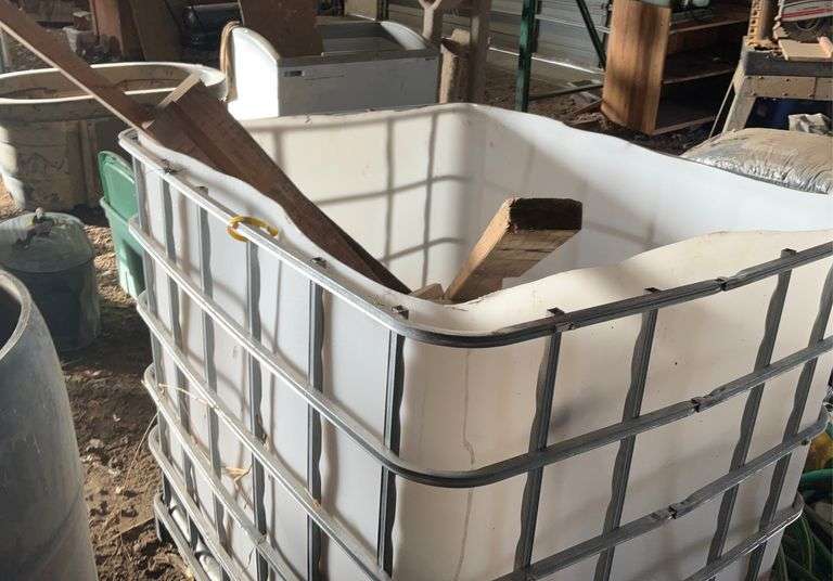 Cage tote containing wooden blocks