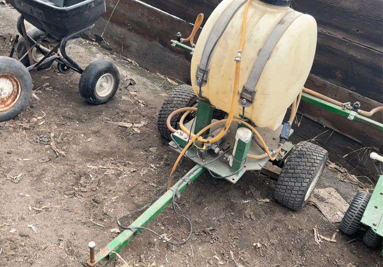 Towable 30 gallon sprayer with Bloom, 12 V pump(condition unknown)