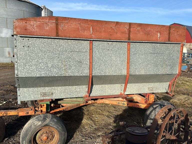 Galvanized Flair Box With Minnesota Big 7 Ton Running Gear
