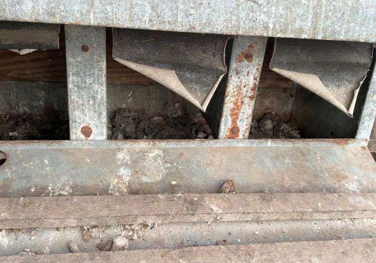 Chicken nesting box-(buyer responsible for removal)