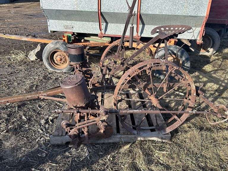 John Deere 2 Row check wire planter, sulky
