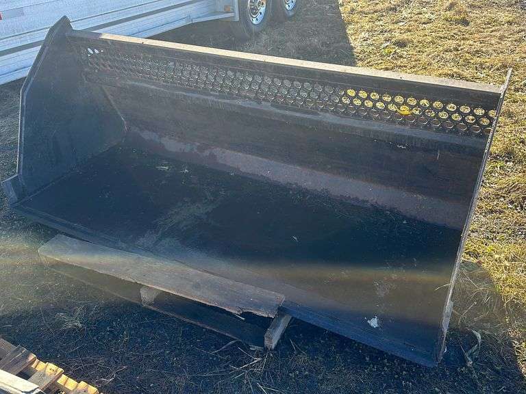 HH fabrication 84” snow bucket, universal skid loader plate