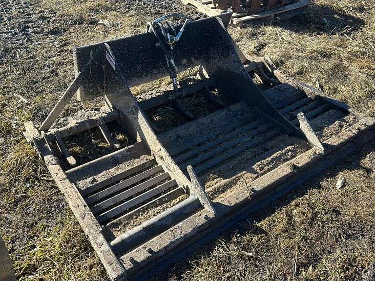 Jenkins, 72“ landplane with hydraulic sacrificer, universal skid loader plate
