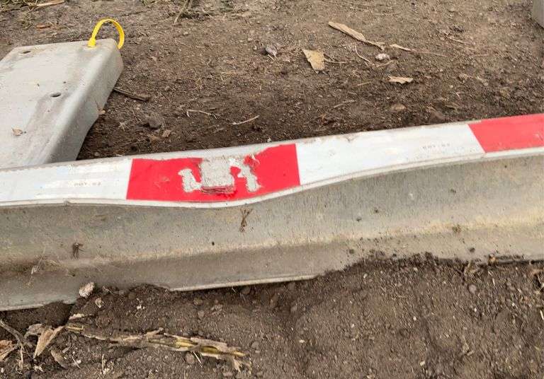 Aluminum semi trailer bumper-has damage