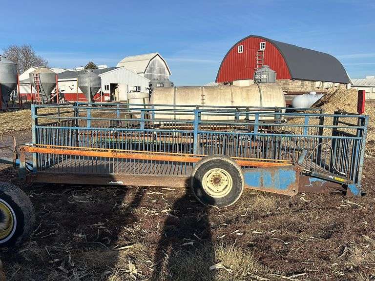 Hog Moving Hydraulic Trailer, 16’ Single Axle, center gate