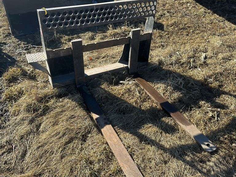 HH fabrication pallet forks, universal skid loader plate