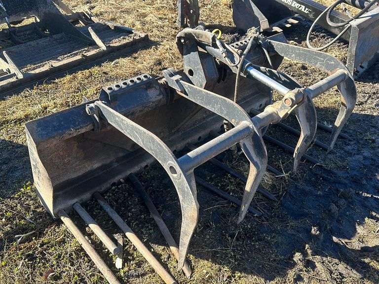 universal skid loader plate 66” Tine Form Single Grapple, universal skid loader plate