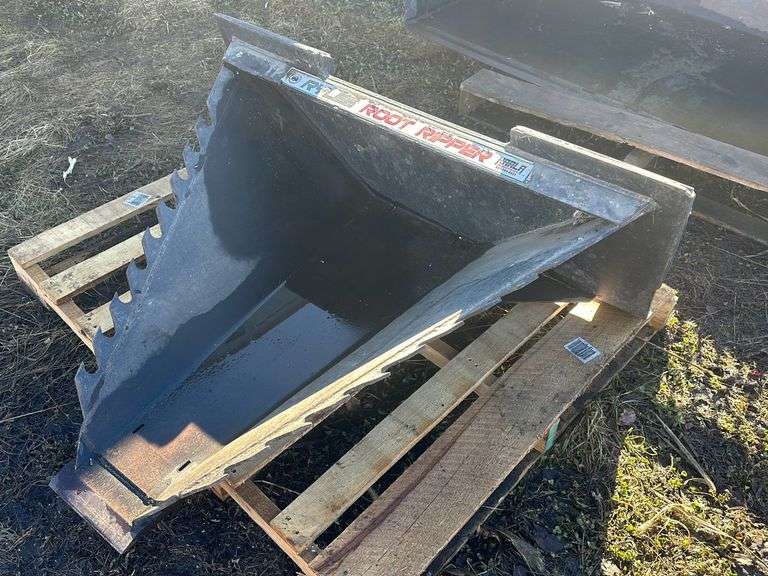 Rylee Root Ripper bucket, universal skid loader, plate, like new
