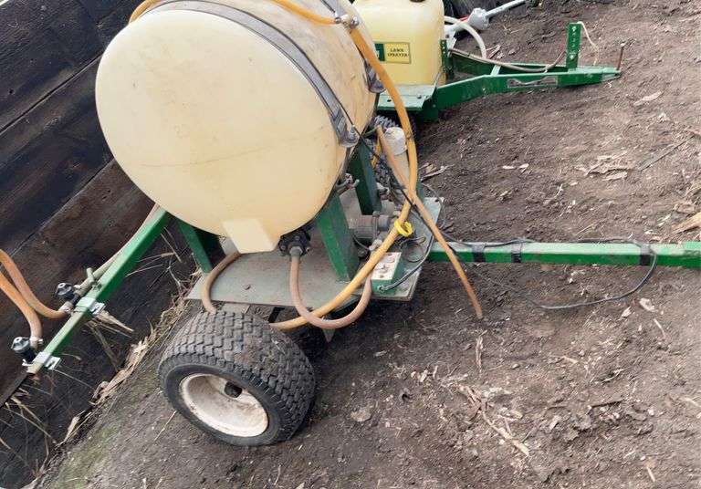 Towable 30 gallon sprayer with Bloom, 12 V pump(condition unknown)