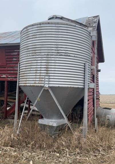 2 ring Bulk bin, ring measures 32” by 6 3/4’