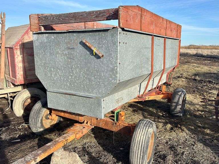 Galvanized Flair Box With Minnesota Big 7 Ton Running Gear