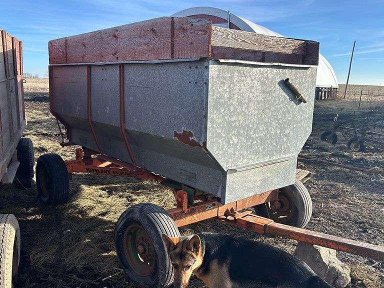 Galvanized Flair Box With Minnesota Big 7 Ton Running Gear