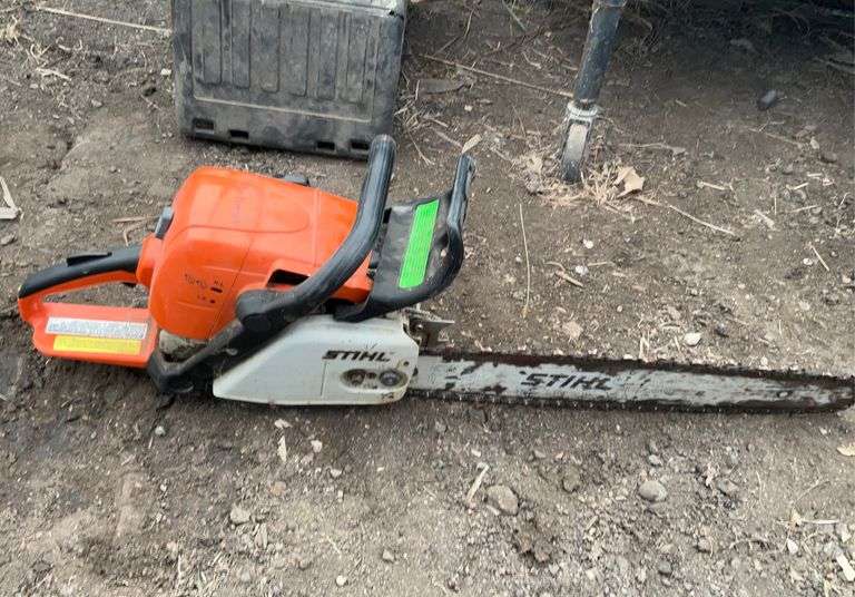 Stihl MS 310 gas powered chainsaw with Case, 20 inch bar