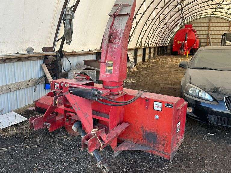 McKee Sno-Lander 720 Snow Blower, 3pt, 540PTO, Hydrailic Spout, Double Auger, 84”