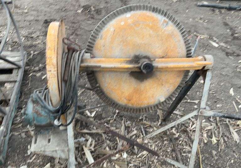 Portable electric cement mixer