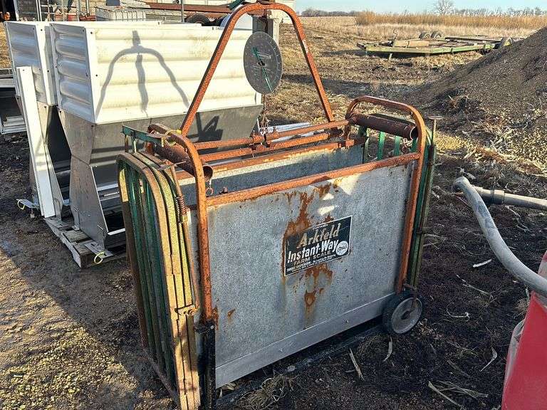 Portable Arkfeld Hog Scale, manual scale read