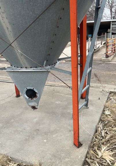 Bulk bin; 2 rings- ring measures approximately 27” by 5 3/4’