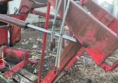 Westendorf  WL-42 All-Matic Loader with bucket and bale spear