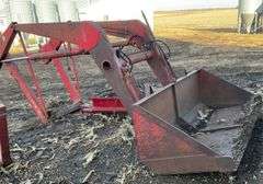 Westendorf  WL-42 All-Matic Loader with bucket and bale spear