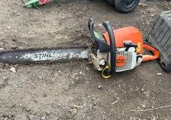 Stihl MS 310 gas powered chainsaw with Case, 20 inch bar