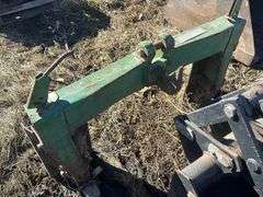 John Deere 3pt quick hitch with welded universal skid loader plate