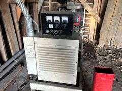 85 KVW Stationary Generator, 300 Hours, Ford 460 V8 Gas Power LP Gas, Bought New, Excellent Conditio