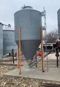 Bulk Bin with unloading auger, 2 rings- ring measures 32” by 5 1/4’