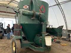 Arts-Way 500 Mixer Mill, 1000PTO, Weigh-Tronix 715 Scale, hydraulic drive load auger, extra screens,