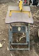 Shooting stand, clay pigeon thrower
