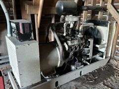 85 KVW Stationary Generator, 300 Hours, Ford 460 V8 Gas Power LP Gas, Bought New, Excellent Conditio