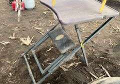 Shooting stand, clay pigeon thrower