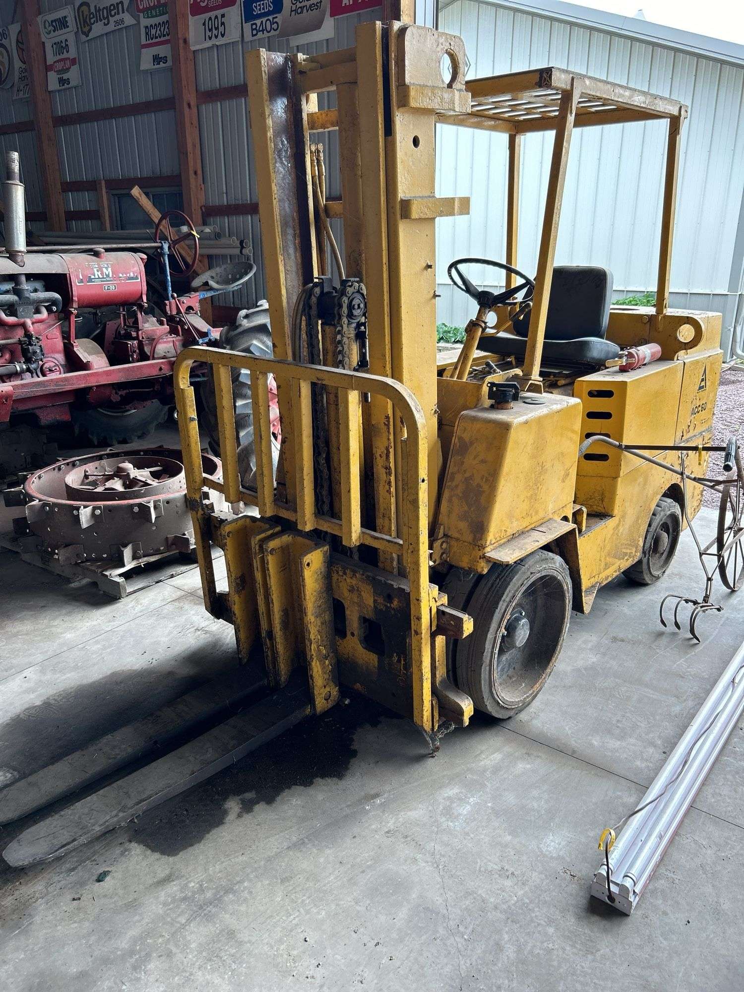 Allis-Chalmers ACC 60 forklift, side shift - Hamilton-Maring