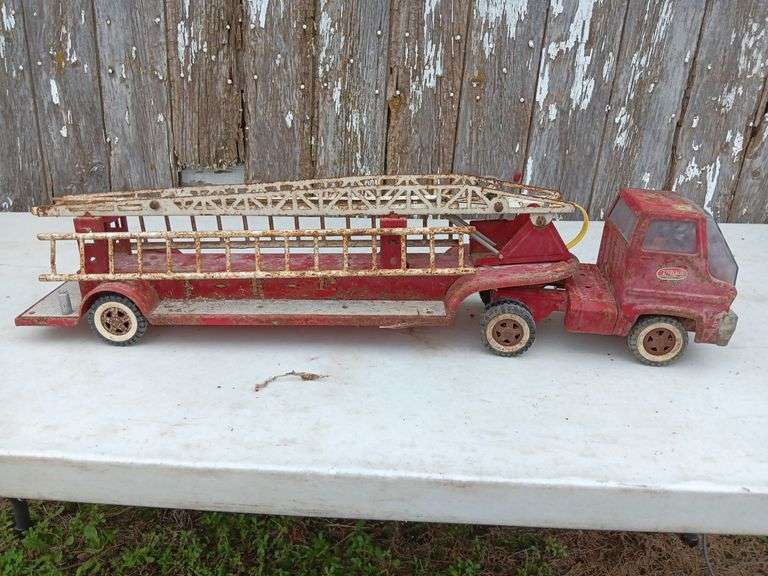 Vintage Tonka aerial ladder fire truck
