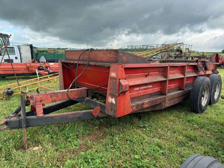 Case IH 575 Manure Spreader, Tandem Axle, 575 Bush - Hamilton-Maring ...