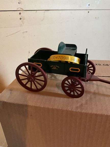 Die Cast  John Deere Buckboard  Wagon