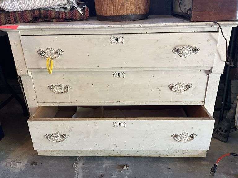 Three  drawer painted dresser - BUYER RESPONSIBLE 